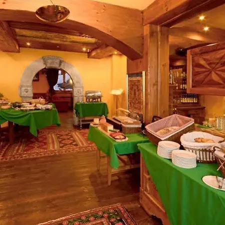 Punta Maquignaz Hotel 4*