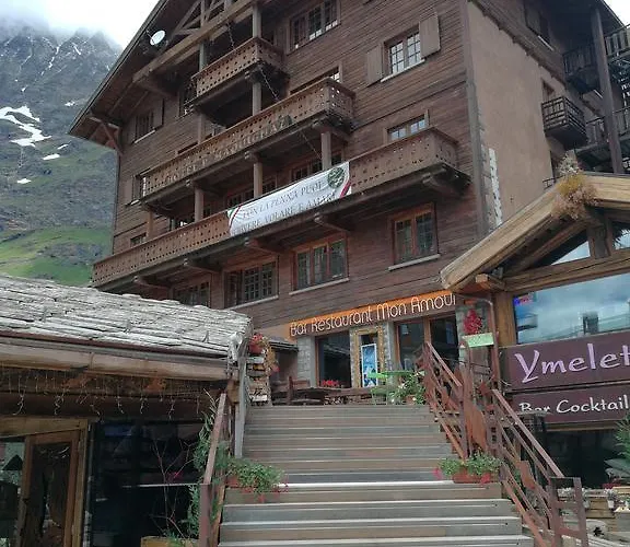 Punta Maquignaz Hotel